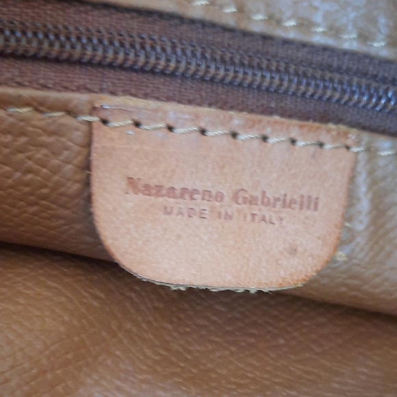 Elegant Black and Brown Toiletry Bag - Picture 10 of 10